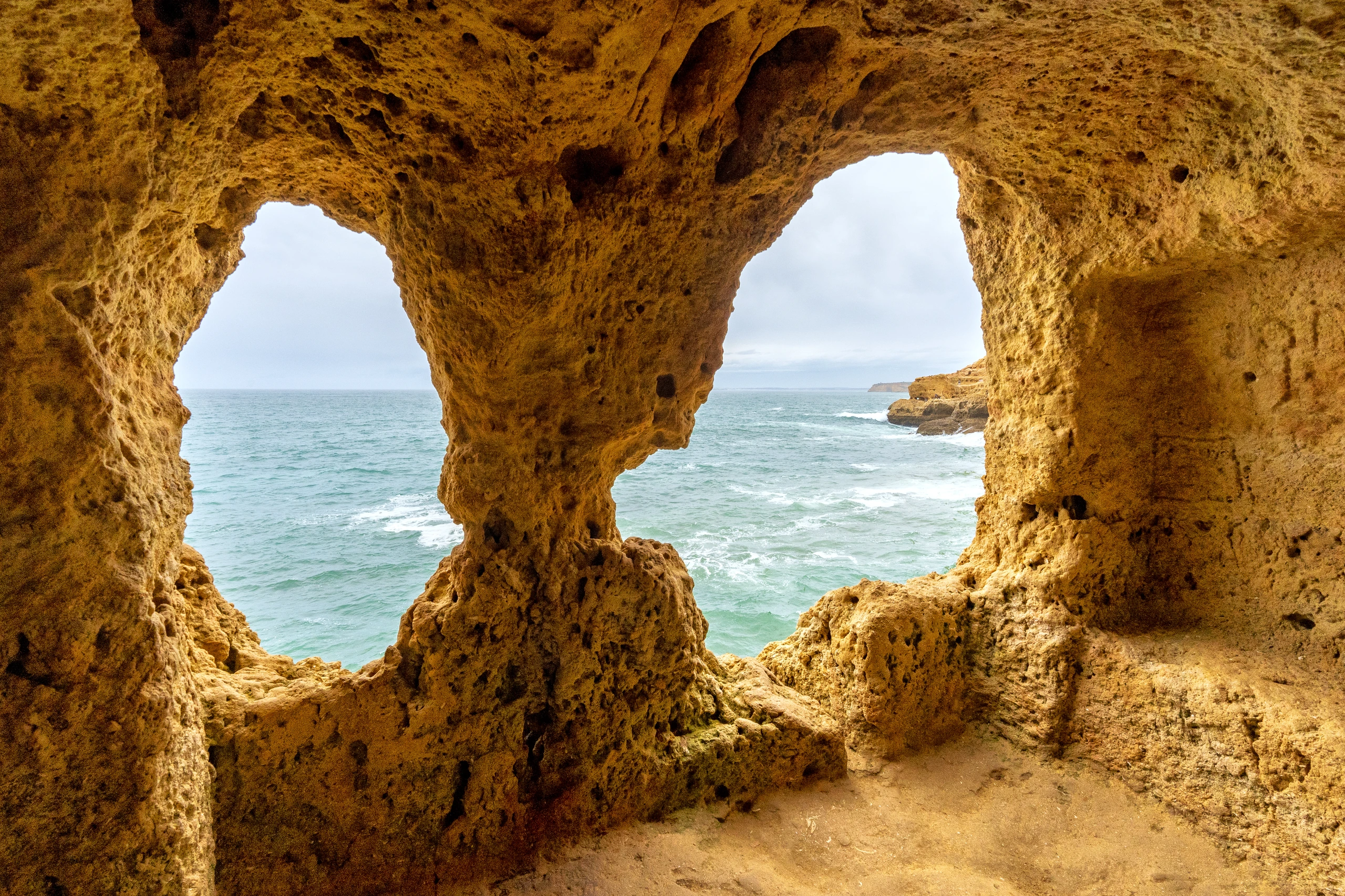 Boneca's Cave, Algar Seco, Portugal
