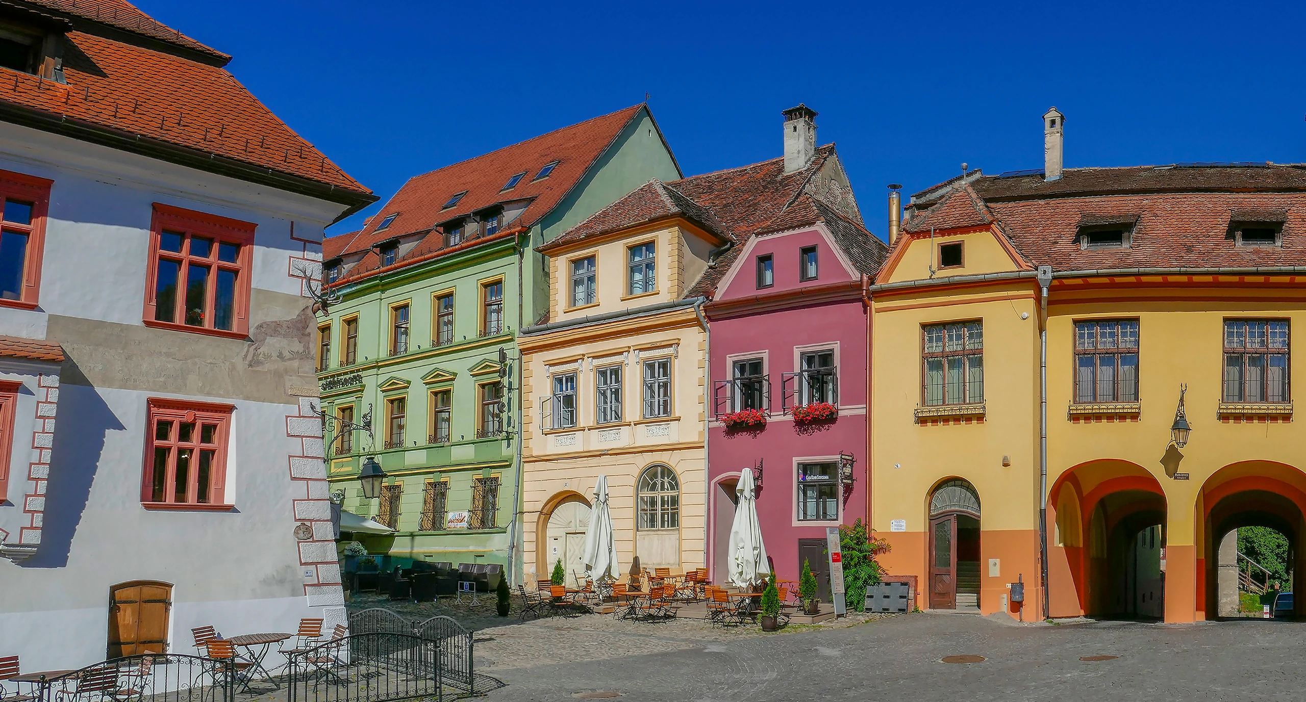 Medeltida gatuvy i Sighisoara, Rumänien