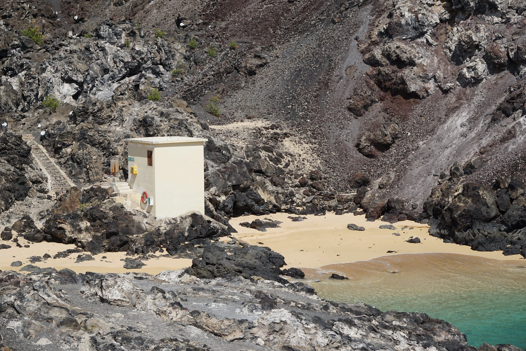 Moderna kabelstationen vid Comfortless Cove, Sankta Helena, Ascension & Tristan da Cunha