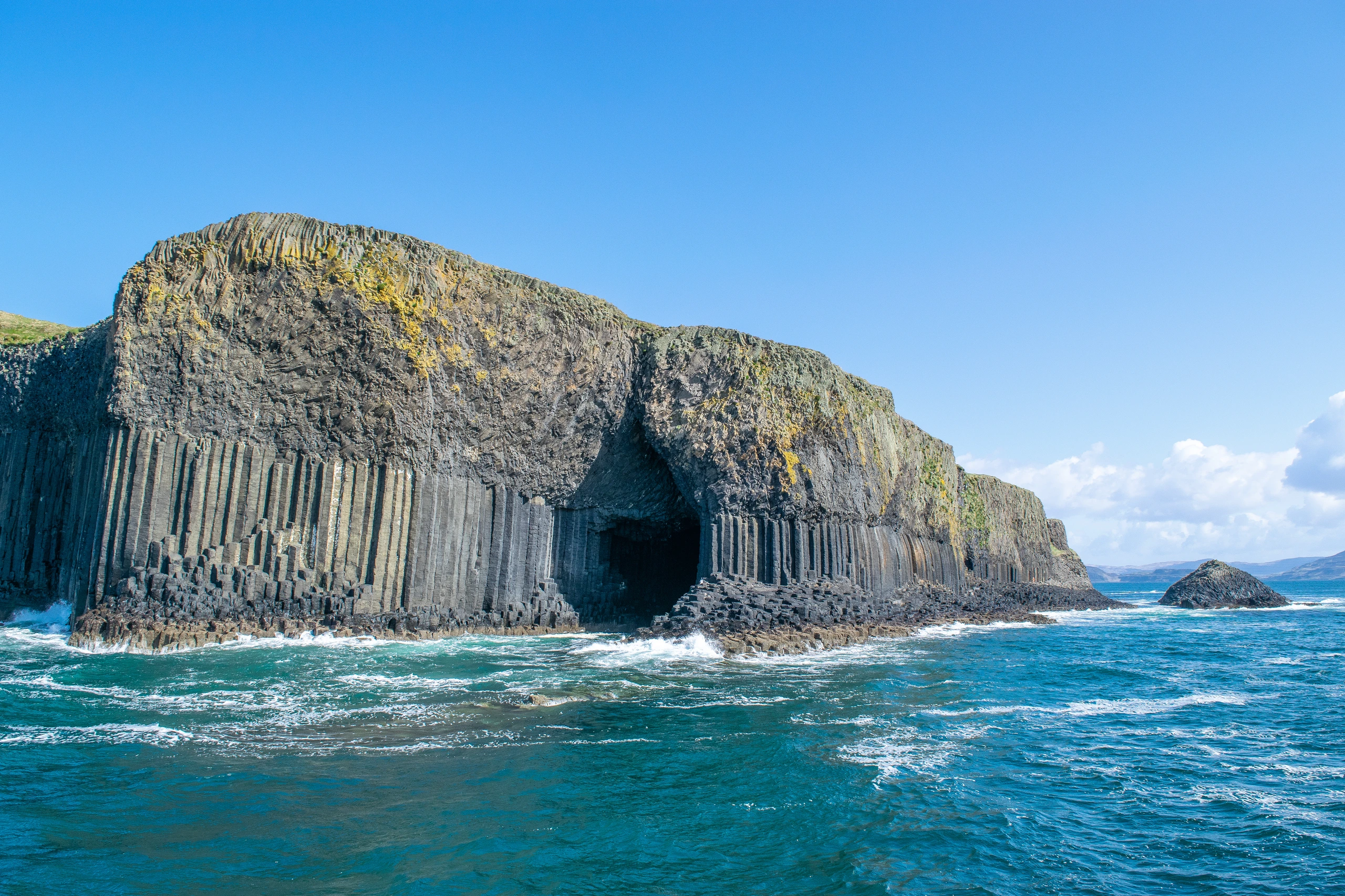 Staffa med Fingal's Cave, Skottland