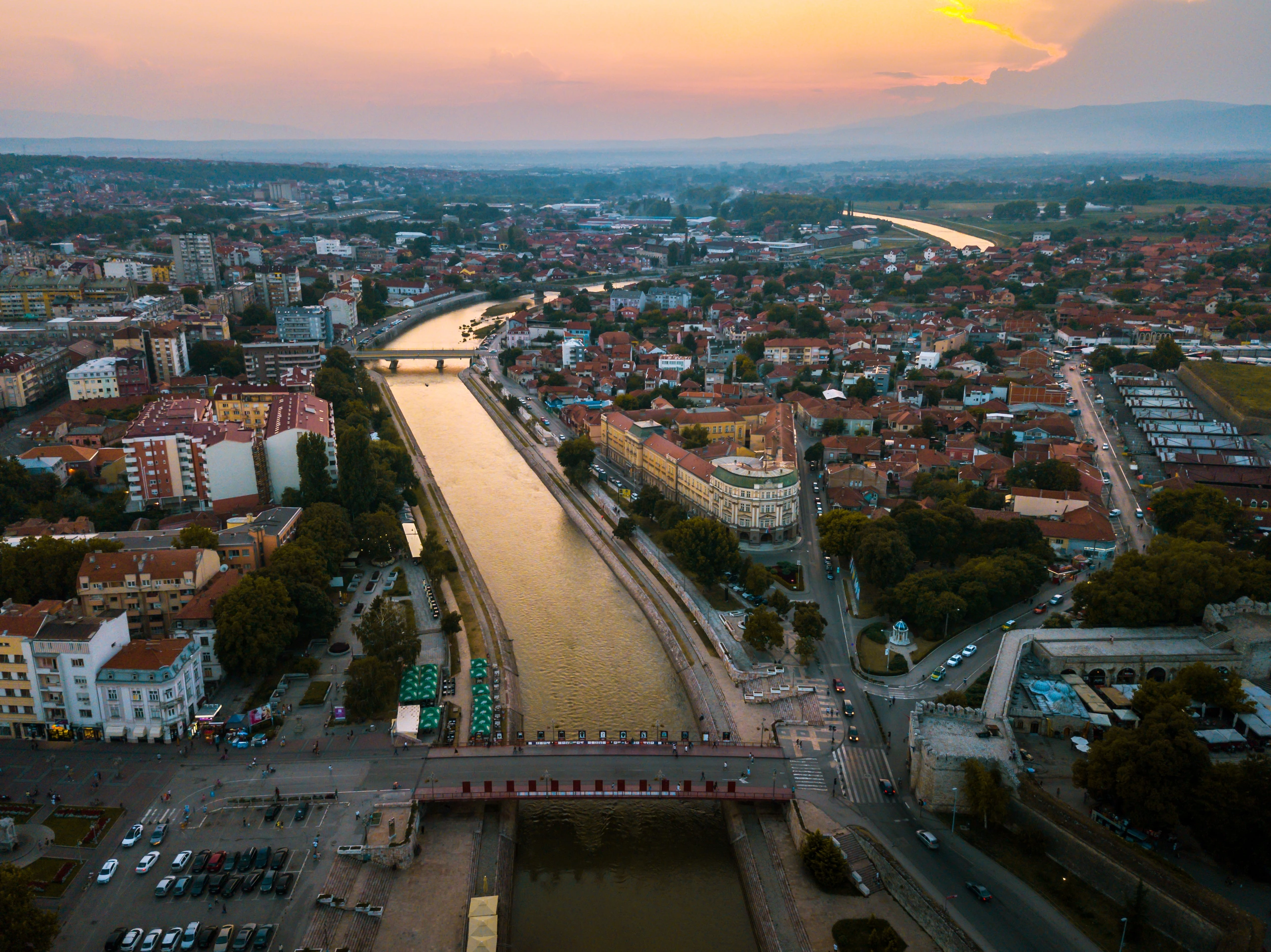 Flygfoto av Niš, Serbien