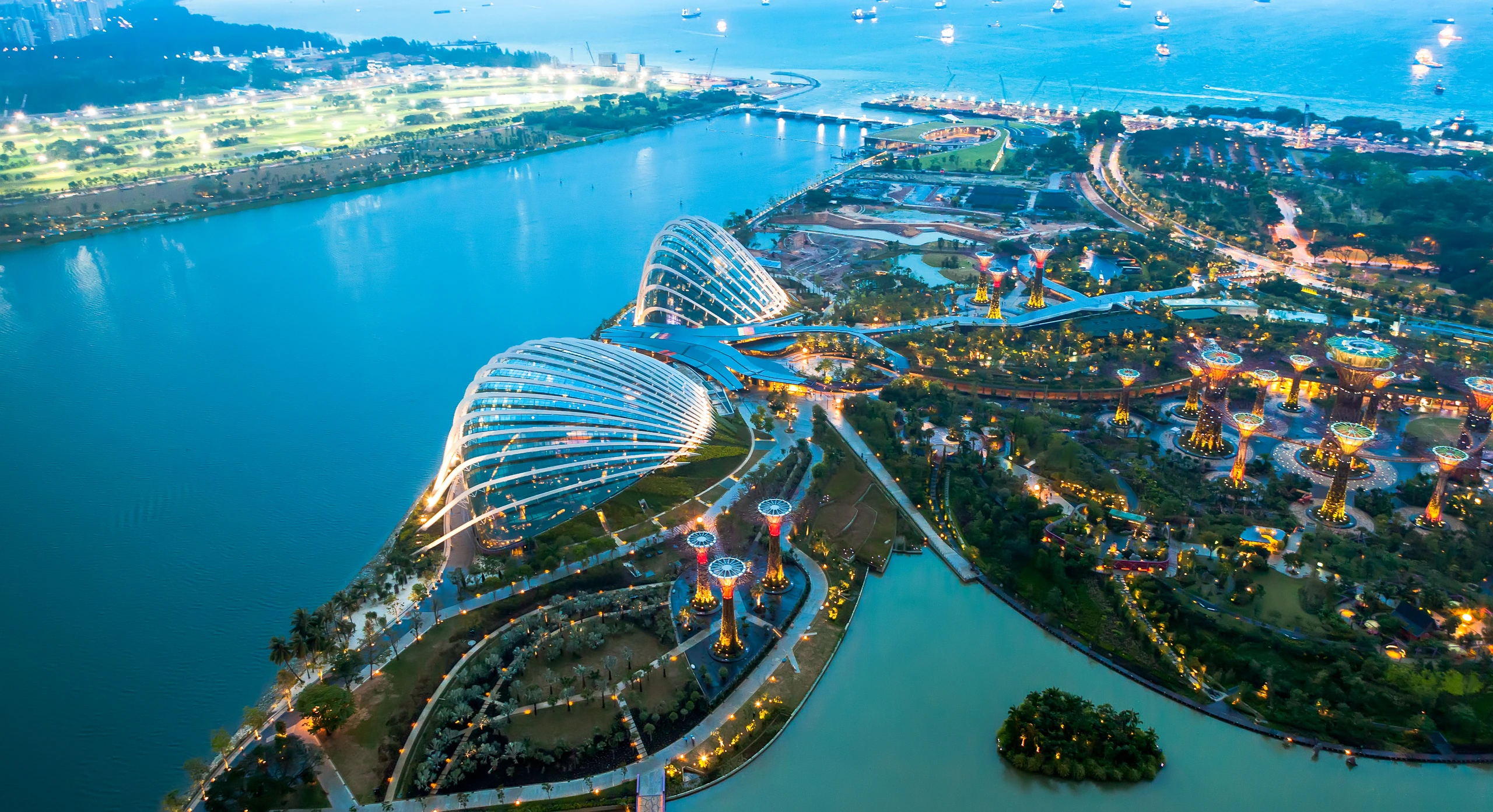 Vy över Marina Bay Sands och botaniska trädgården, Singapore