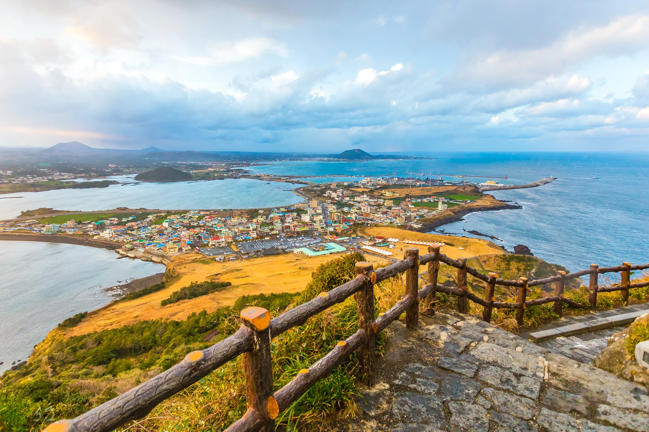 Vy från Seongsan Ilchulbong, Jeju Island, Sydkorea