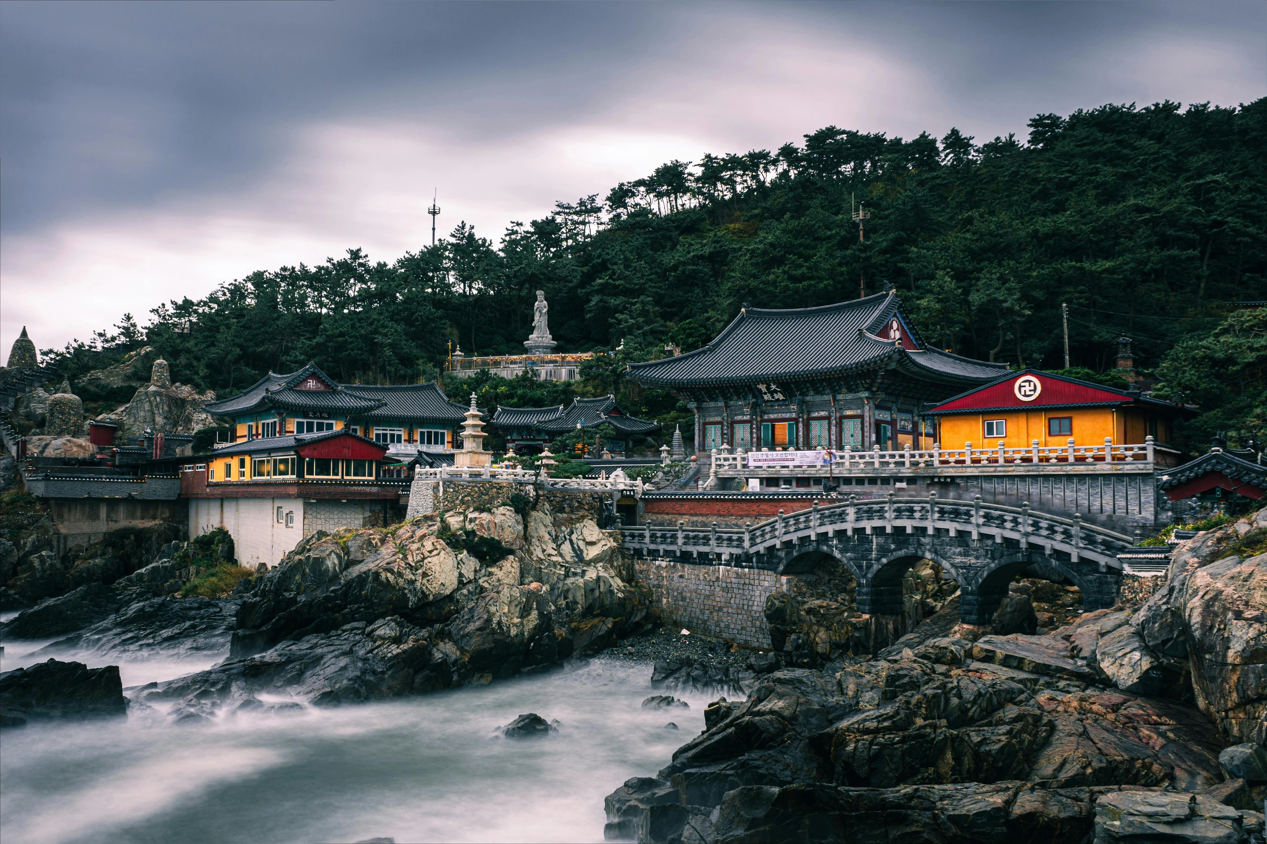 Haedong Yonggungsa-templet, Sydkorea