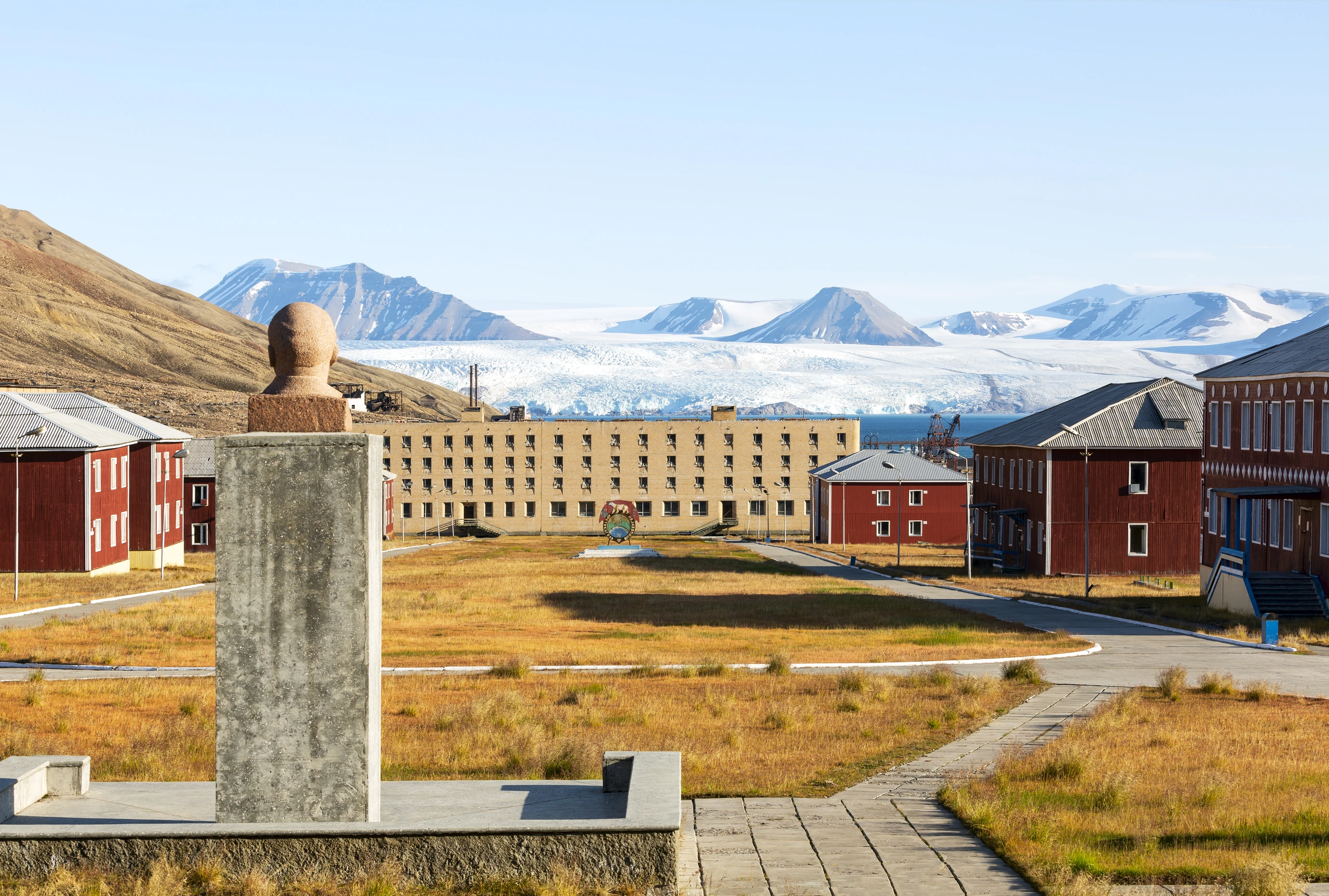 Övergiven rysk bosättning i Pyramiden, Svalbard