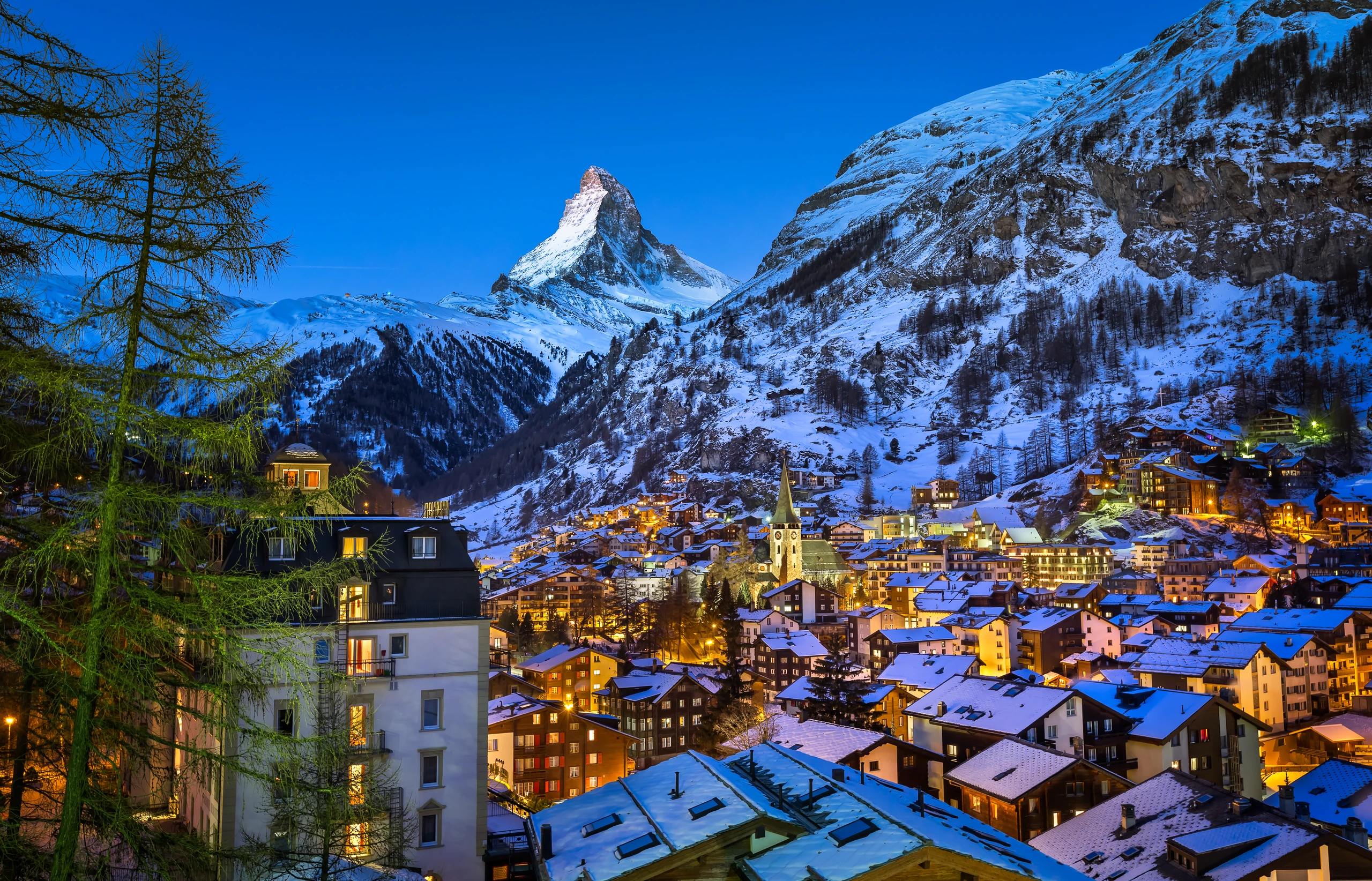 Flygfoto över Zermatt och Matterhorn, Schweiz