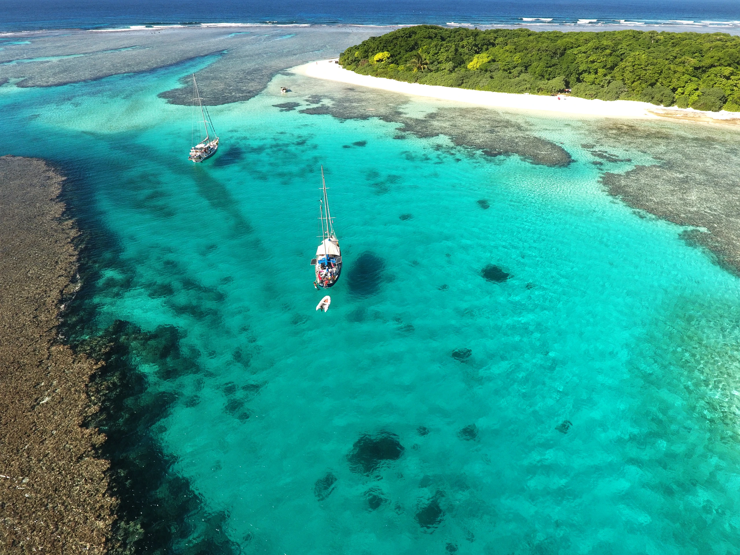 Minihiki, Robinson Crusoe Island, Tonga