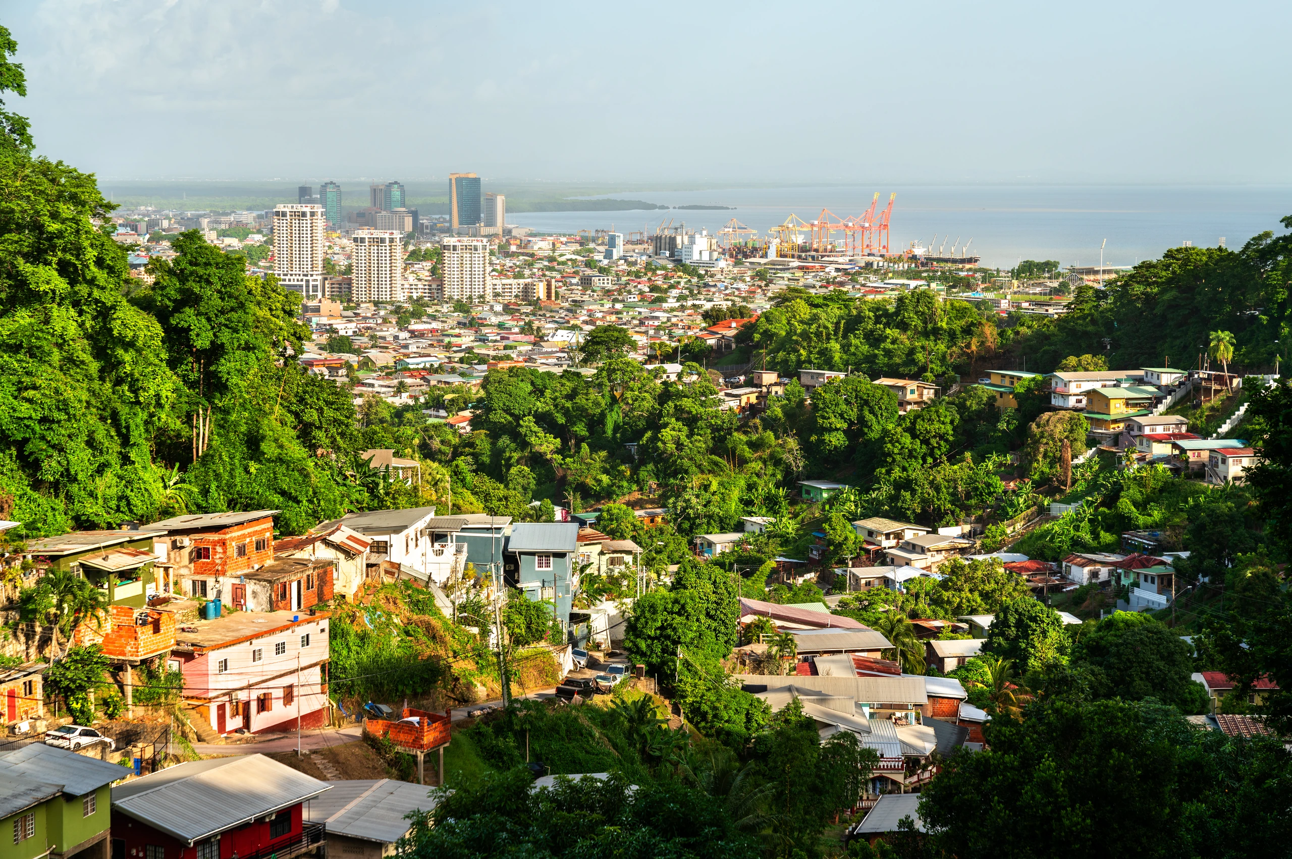 Skyline över Port of Spain, Trinidad och Tobago