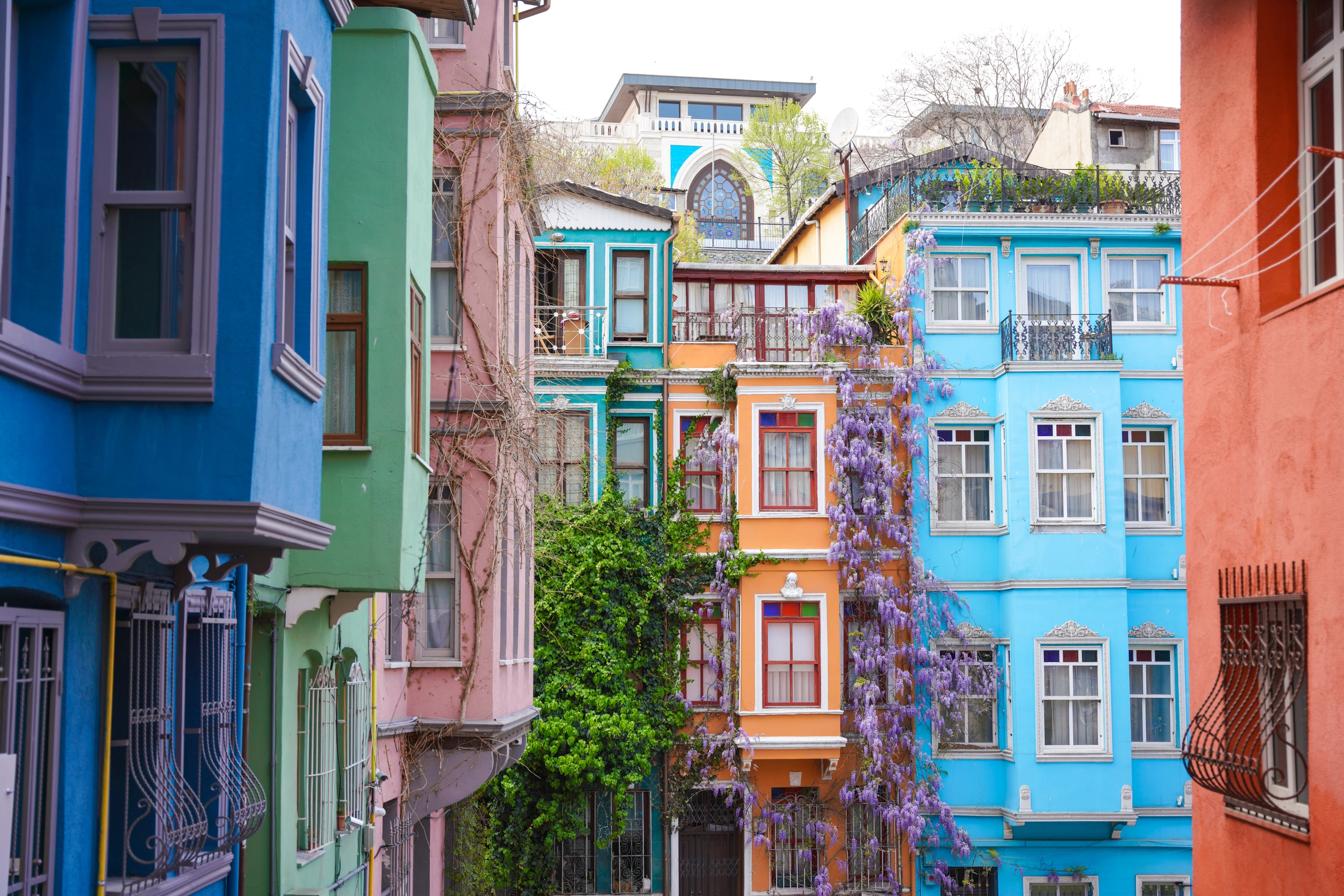 Gamla hus i Fener, Istanbul, Turkiet