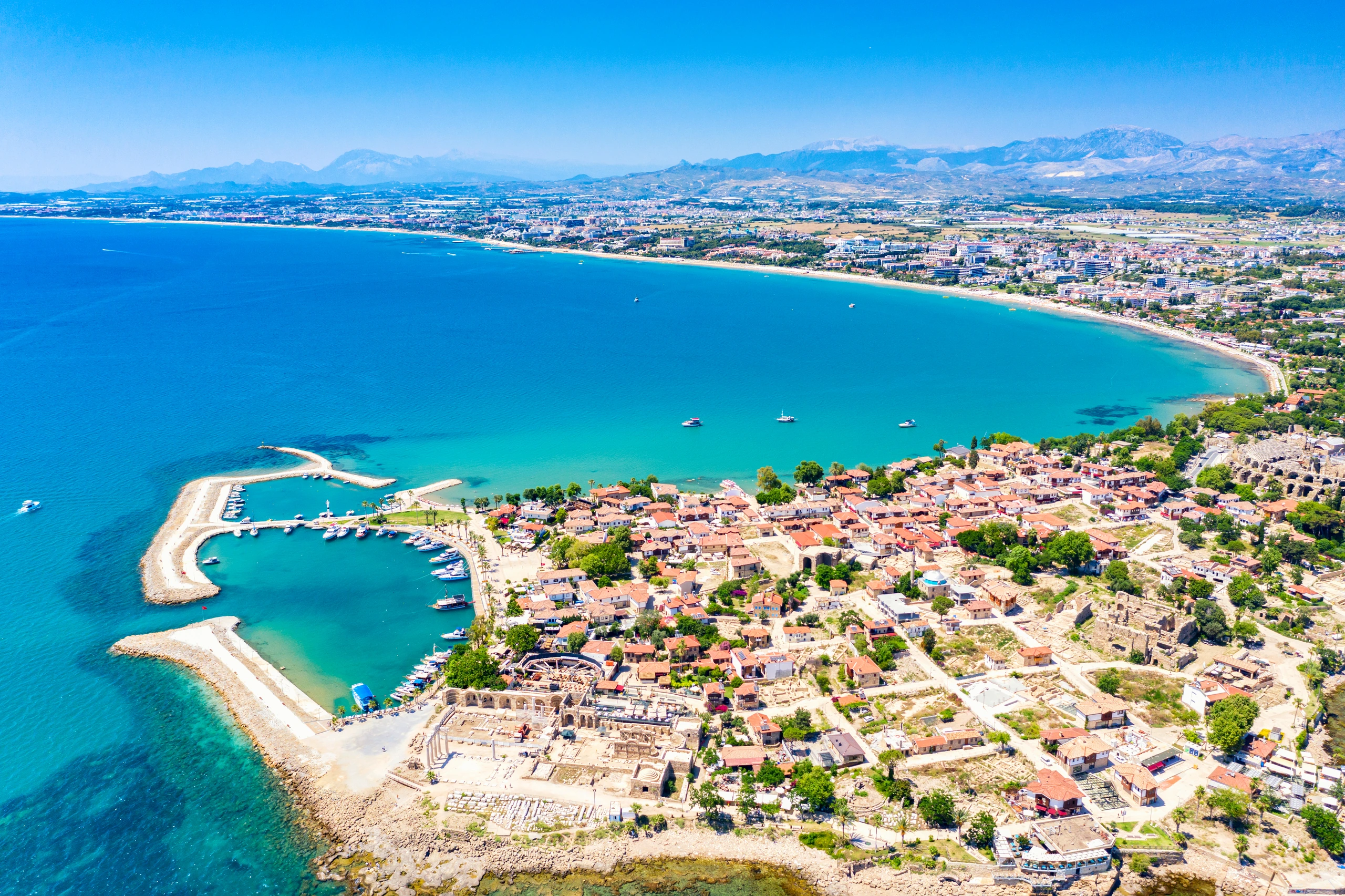 Flygfoto över antika Side, Antalya, Turkiet