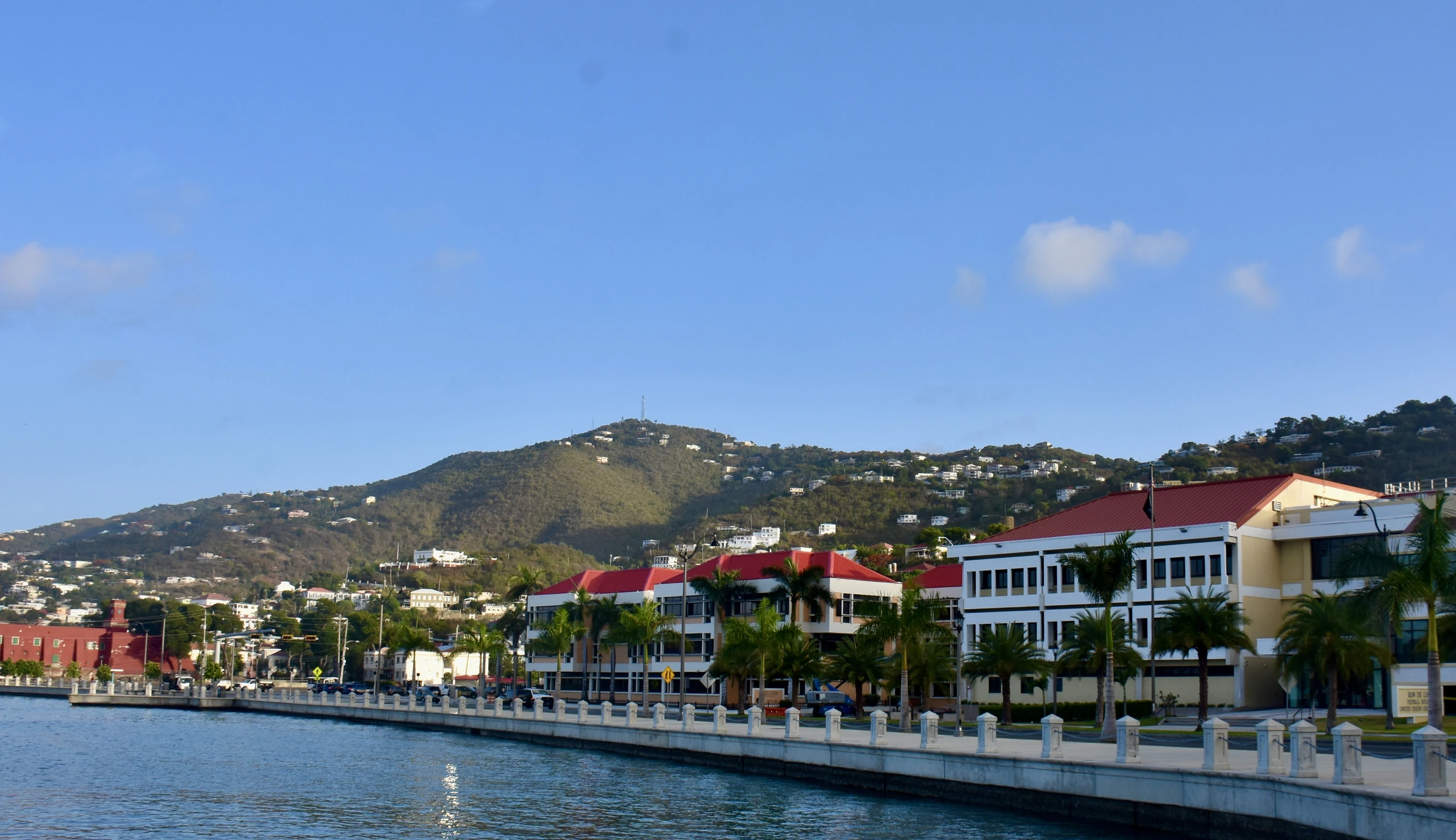 Crown Mountain från Charlotte Amalie, Amerikanska Jungfruöarna