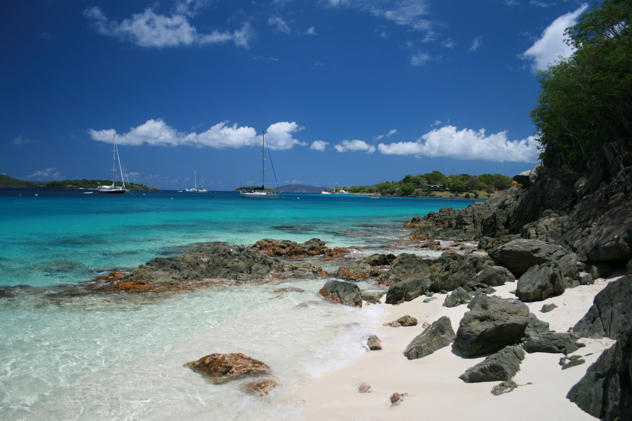 Honeymoon Beach på St. John, Amerikanska Jungfruöarna
