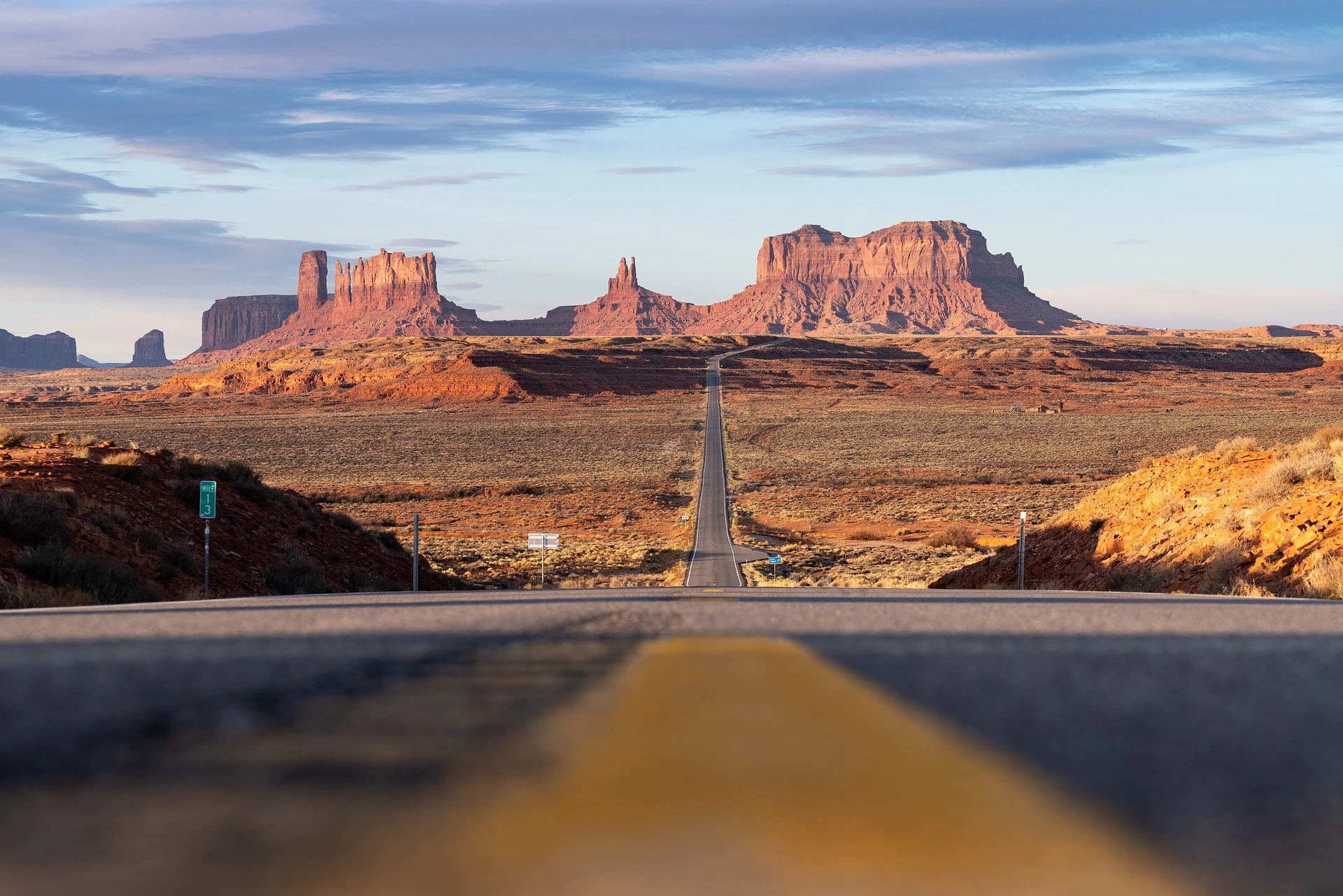 Monument Valley, ökenväg, USA