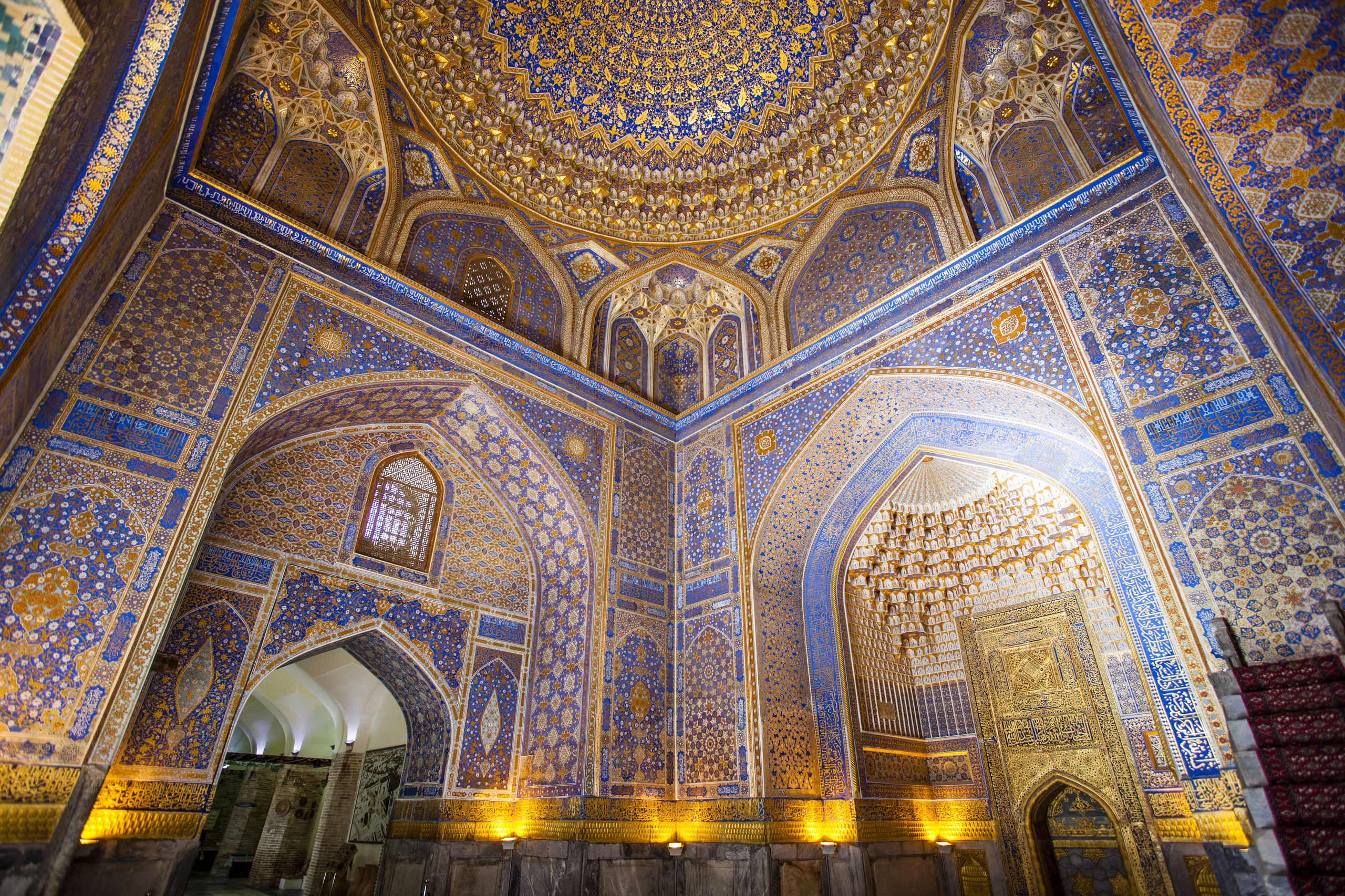 Interiör av Tilla-Kari medressa, Samarkand, Uzbekistan