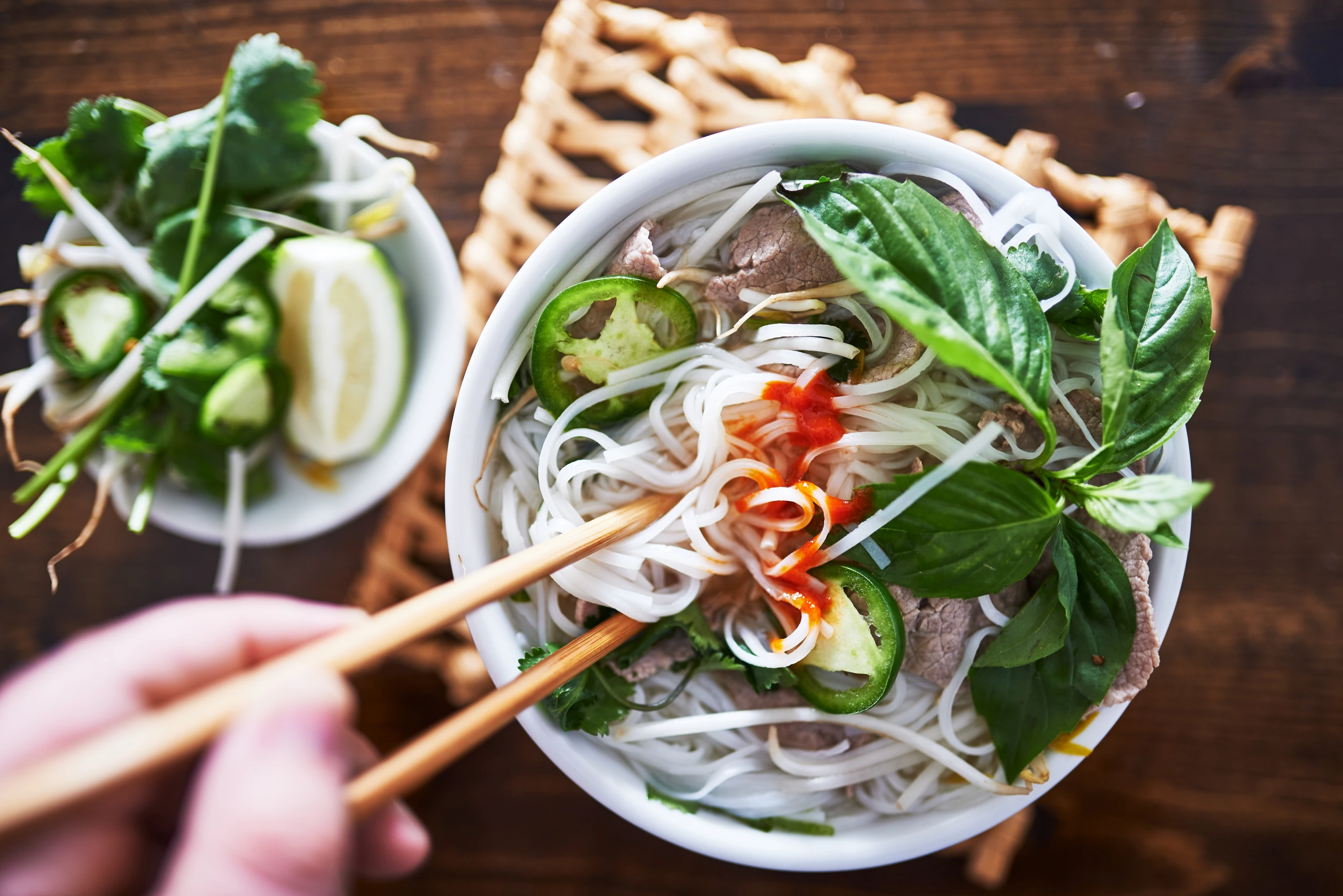 Pho med spicy sriracha i Vietnam