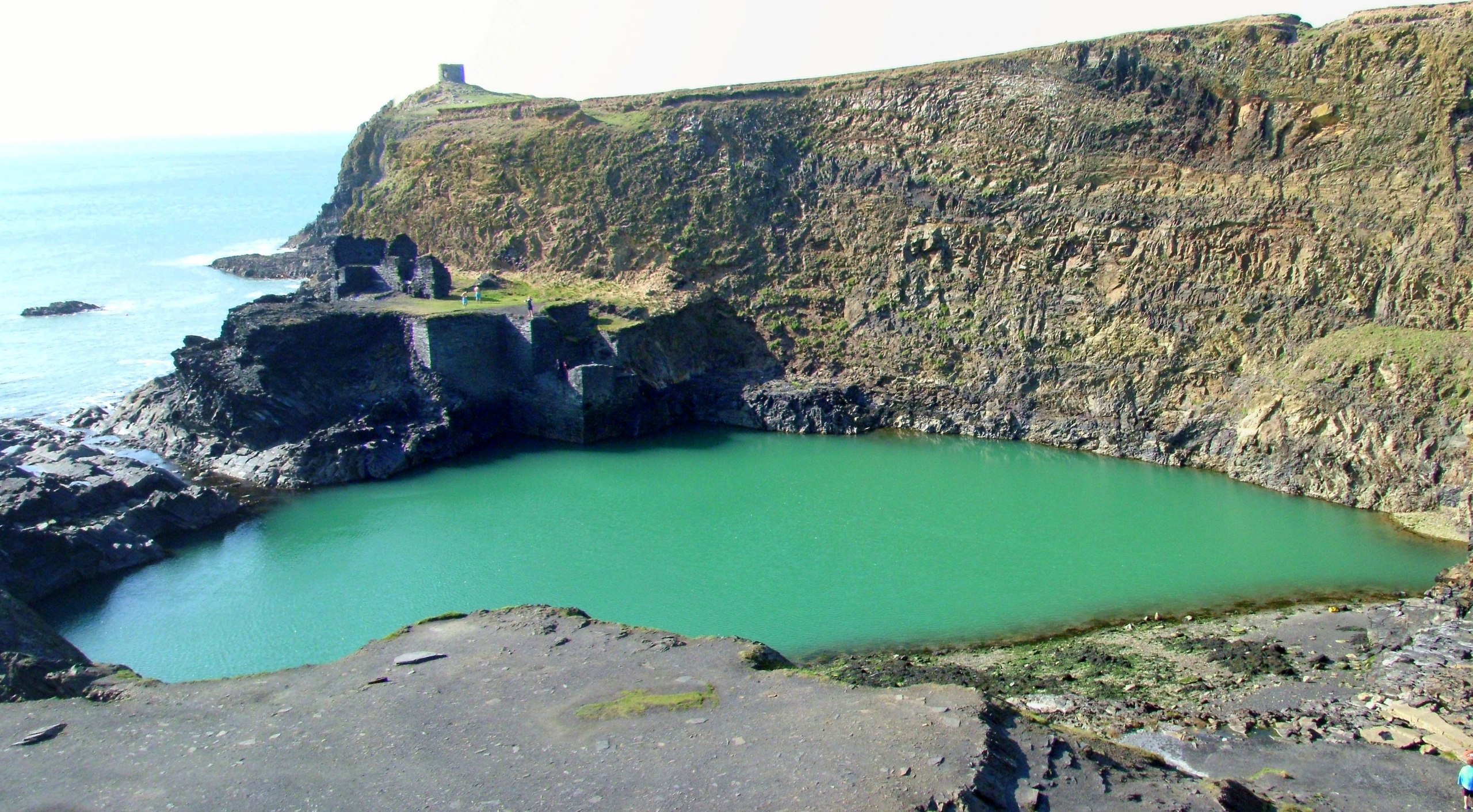 Den blå lagunen i Abereiddy, Wales